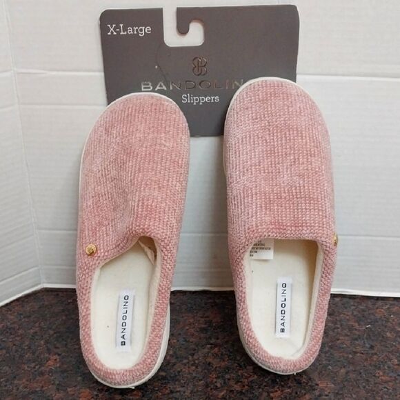 Bandolino Soft Pink Slippers..Size 9.5...NEW - Picture 1 of 6